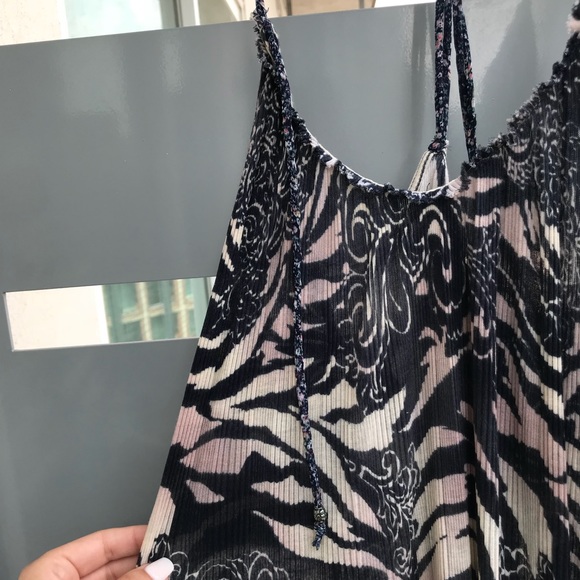 Free People Flowy Top - Picture 6 of 7